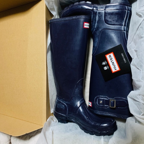 Barely worn IN BOX Hunter Rain Boots - Picture 4 of 5